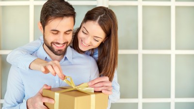 Sexpert Lucie de la Růžové slona vă va ajuta să alegeți cum să alegi un set de unelte pentru partenerul tău, cum să alegi un cadou pentru partenerul tău, expertă sexuală Lucie