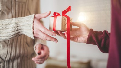 Un set de jucării sexuale este un cadou minunat cadou erotic, jucărie sexuală cadou, set de jucării cadou