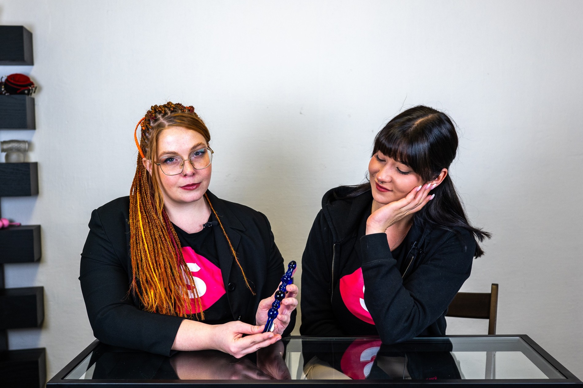 Dildo de sticlă Noble Illusion No.1 (16 cm) + cadou Toybag