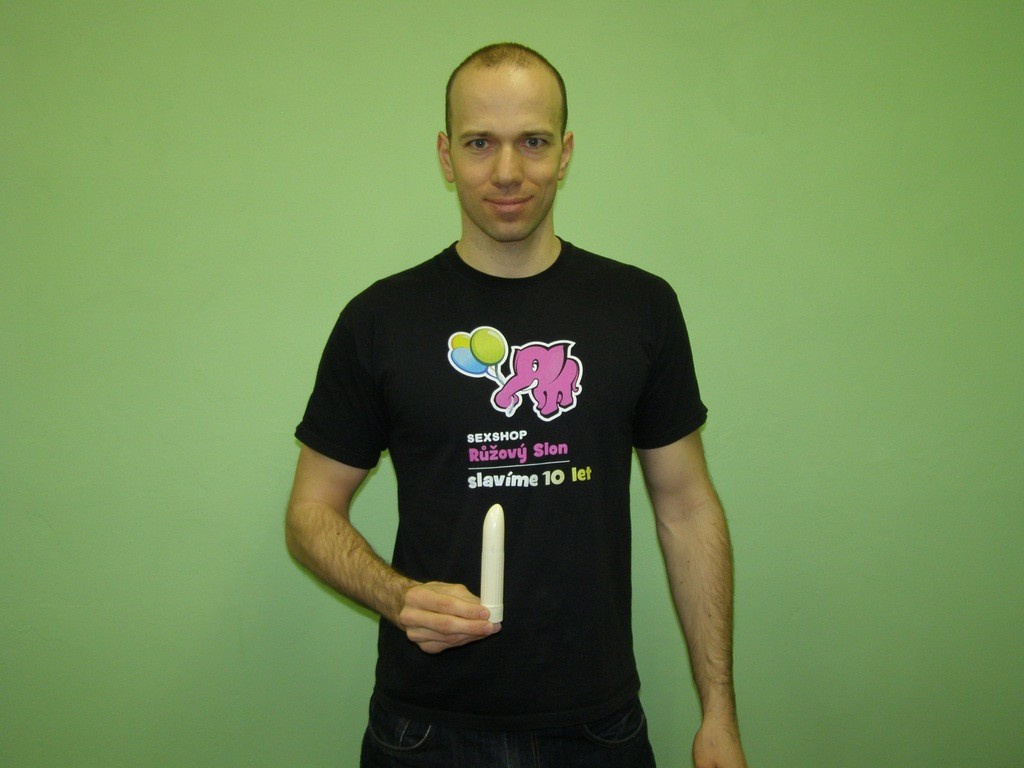 Adam un deget de elefant