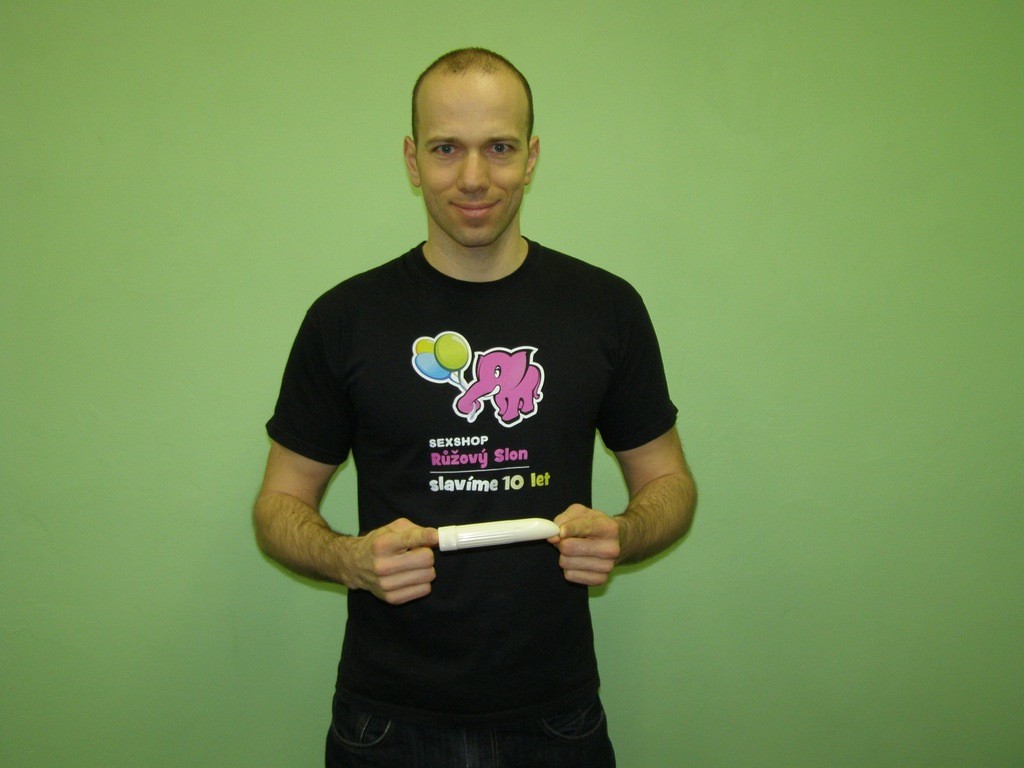 Adam un deget de elefant
