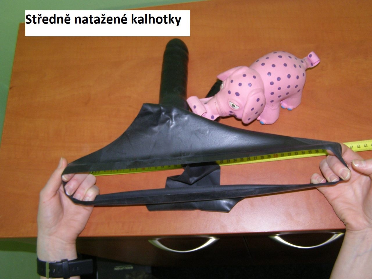 Chiloți din latex cu 3 penisuri