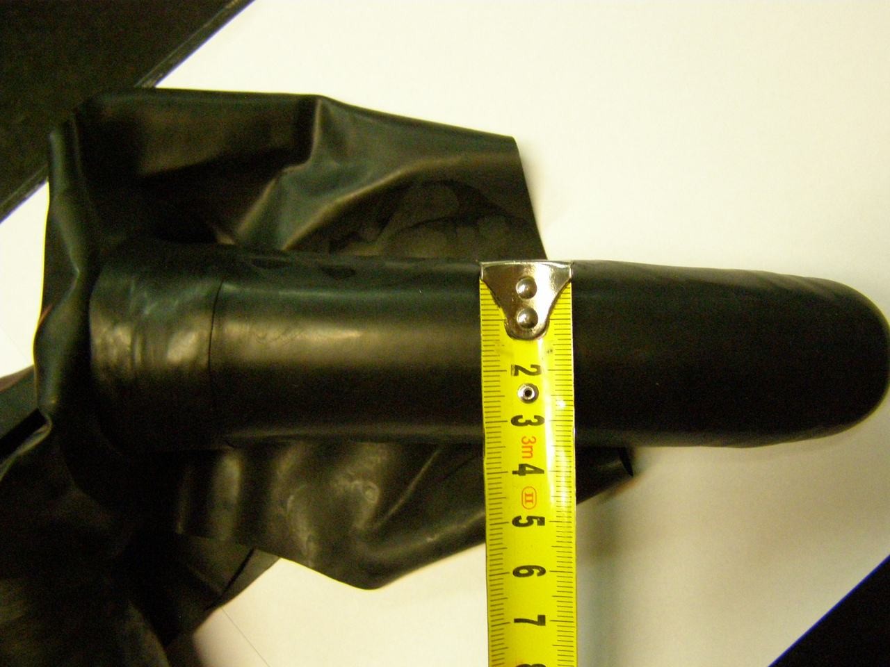 Chiloți din latex cu 3 penisuri