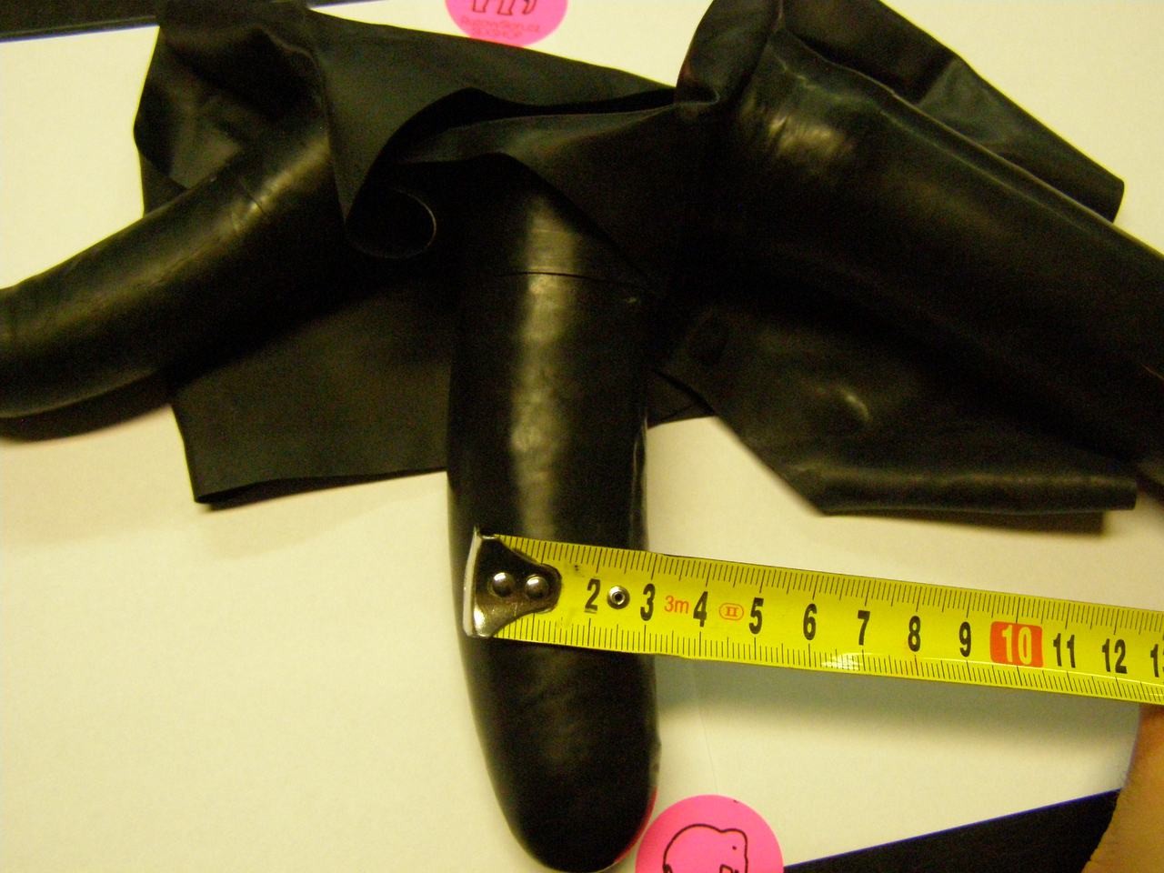 Chiloți din latex cu 3 penisuri