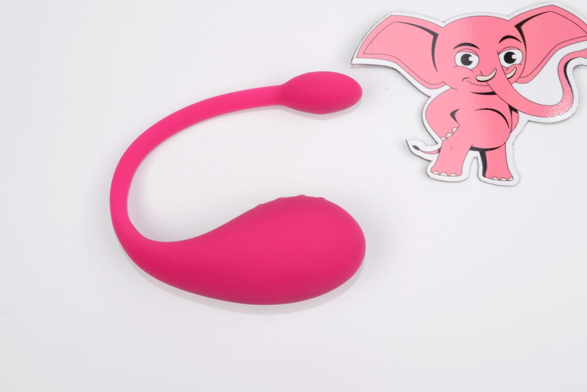 Ouă vibratoare Mia App cu telecomandă și aplicație mobilă