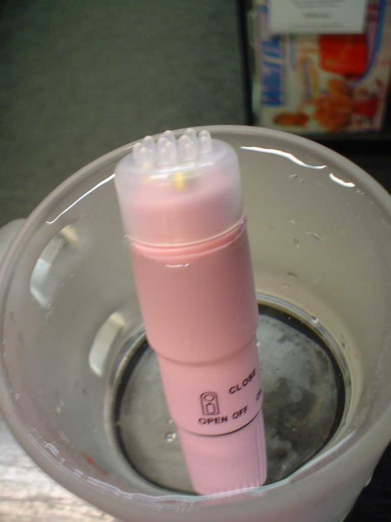 Vibrator clitoridian roz amuzant!