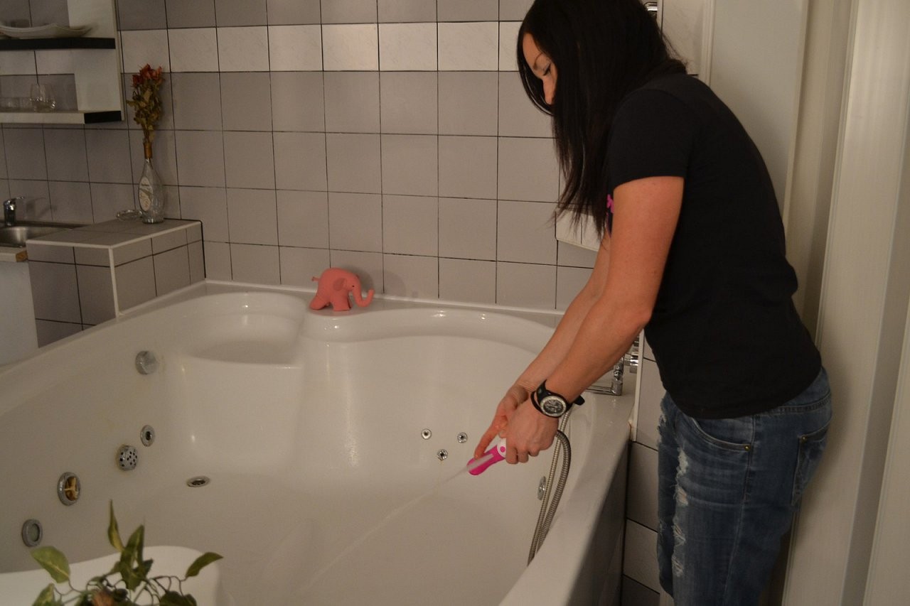 Vibrator Domča și H2O Drop Pink