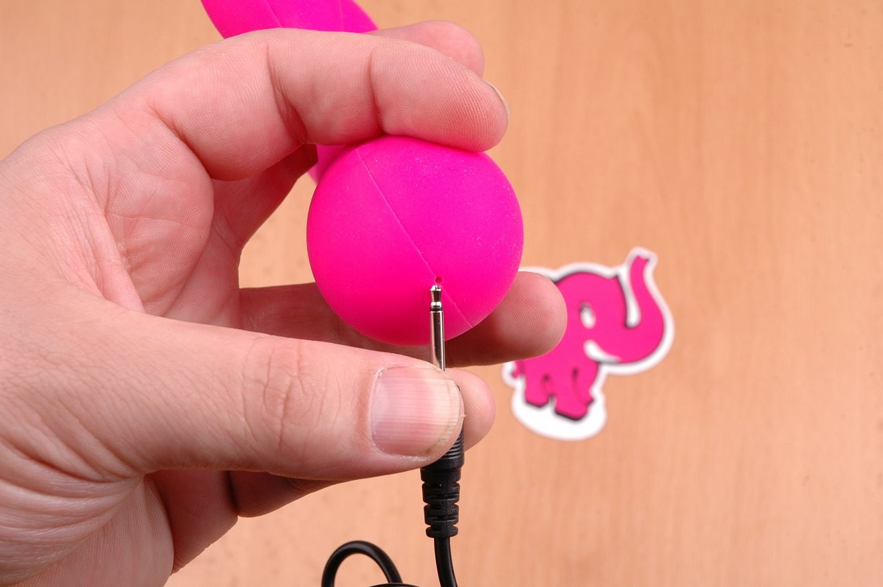 BOOM Hackbuteer, cu încărcător