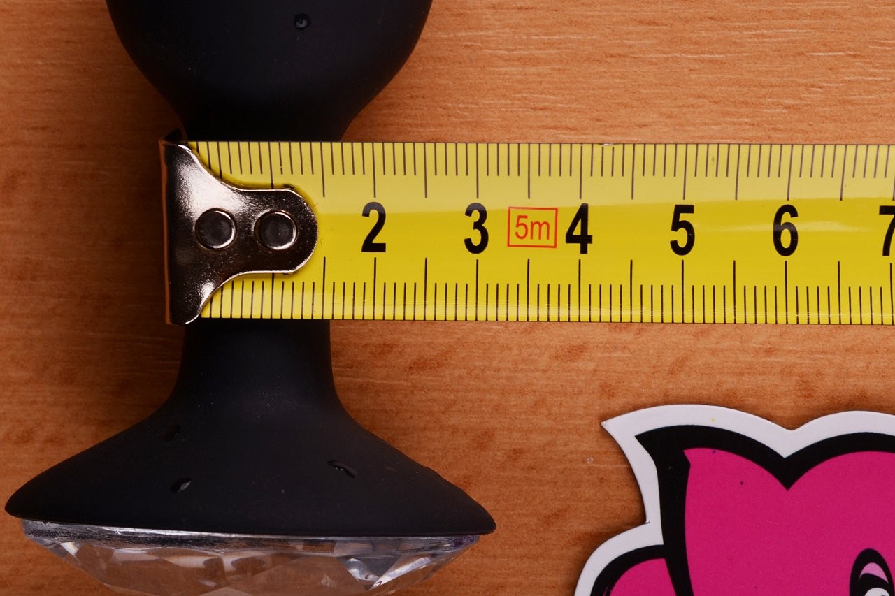 Black Diamond anal plug, măsurăm lățimea tijei de dimensiuni mici.