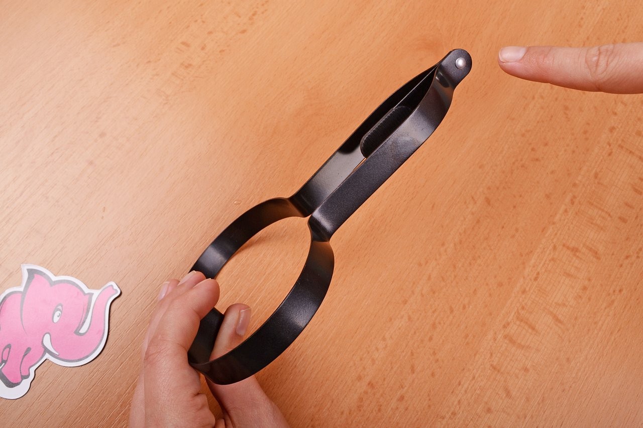 Matriță pentru ouă în formă de penis