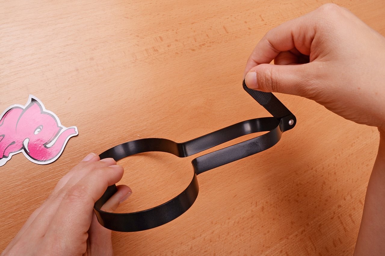 Matriță pentru ouă în formă de penis