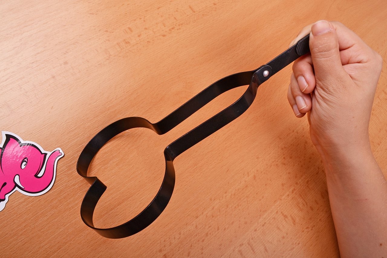 Matriță pentru ouă în formă de penis