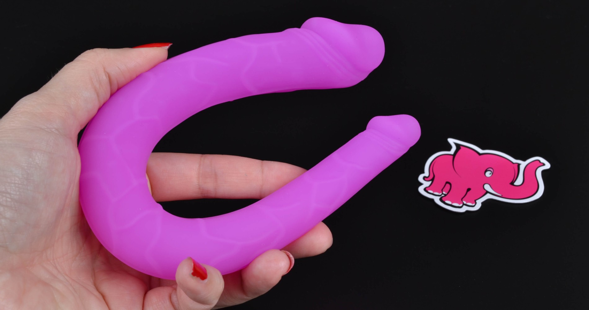 Dildo dublu dublu 14 cm, în mână