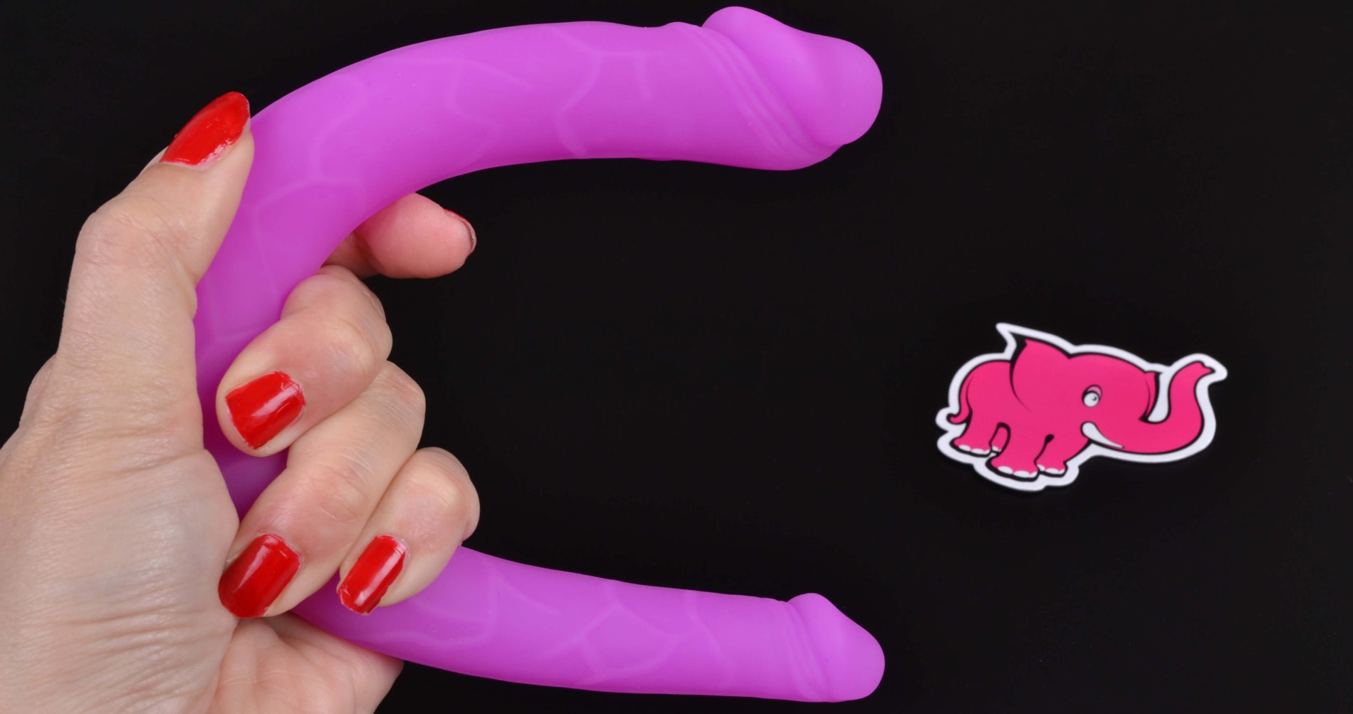 Dildo dublu dublu 14 cm, în mână
