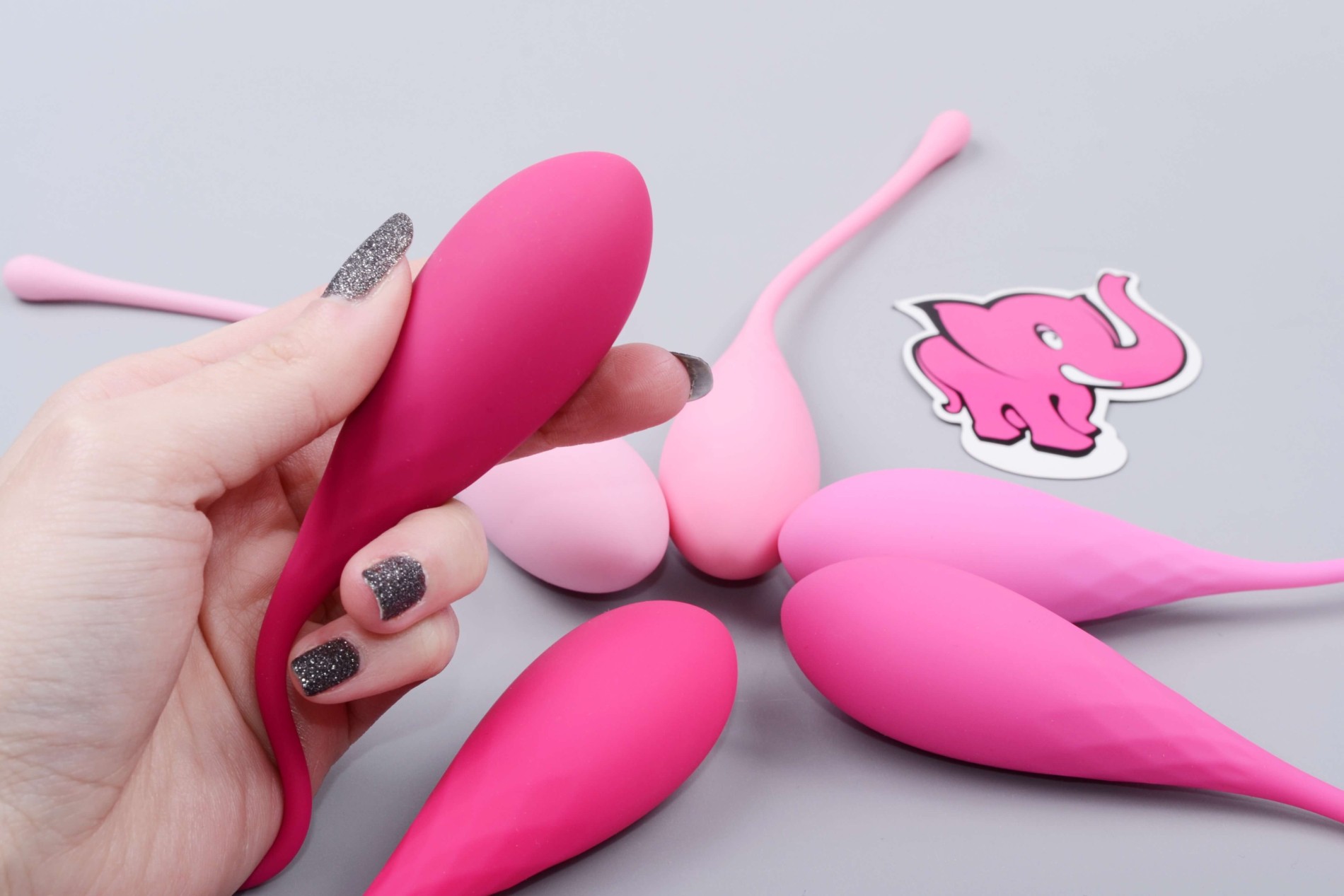 Deluxe Petite Petite Kegel Balls Set de bile vaginale cu haltere vaginale