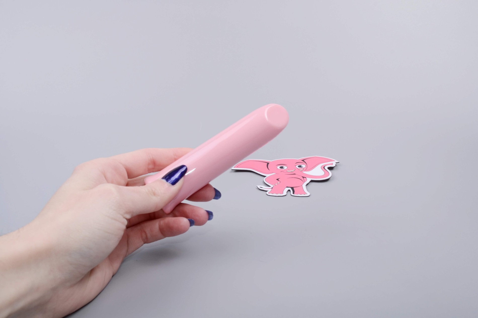 ChaCha minivibrator, în mână