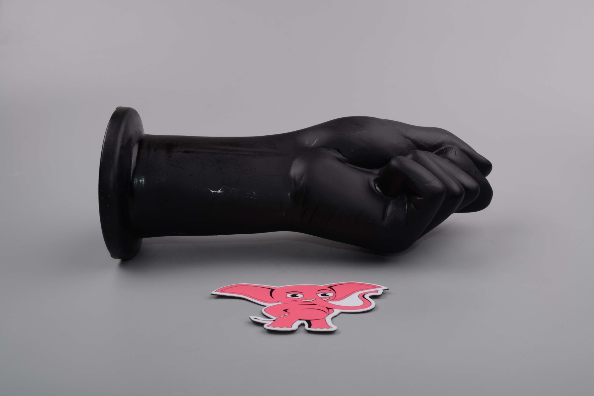 Dildo XXL cu ventuză de aspirație (24 cm)