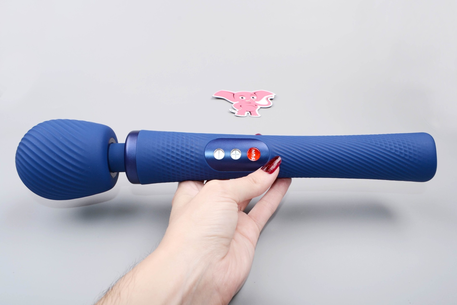 Cap de masaj Fun Factory VIM (31 cm), în mână