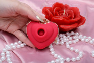 Vibrator cu presiune Adore Heartbeat