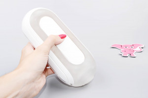 Tenga Flip Hole Zero EV masturbator cu vibrație, în mână