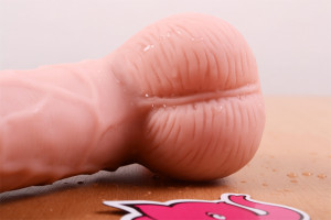 Dildo din silicon cu ventuză și testicule (20cm) - detaliu testicule