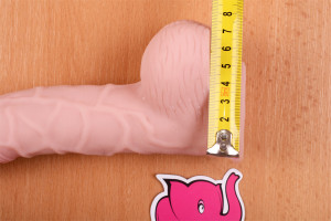 Dildo din silicon cu ventuză și testicule (20cm) - diametru cu testicule