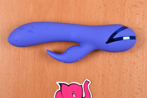 Vibrator rotativ Dream Bunny, pe masa din lateral