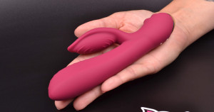 Chic Girl bulge vibrator, în mână